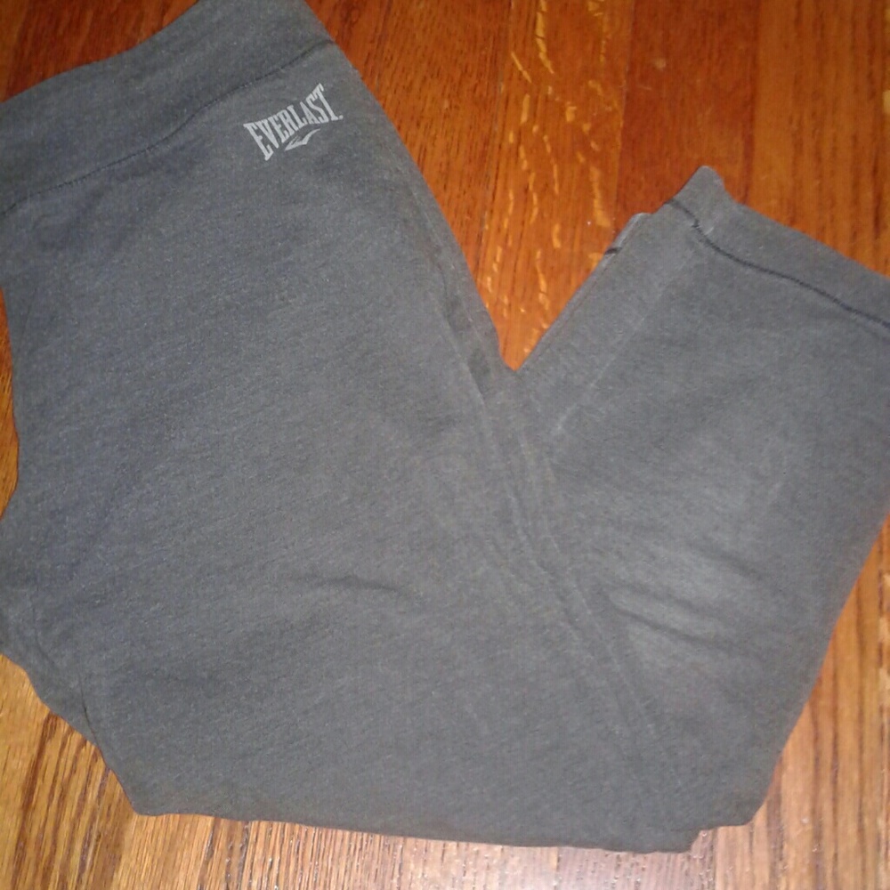 FINAL PRICE gray everlast Capri leggings size M